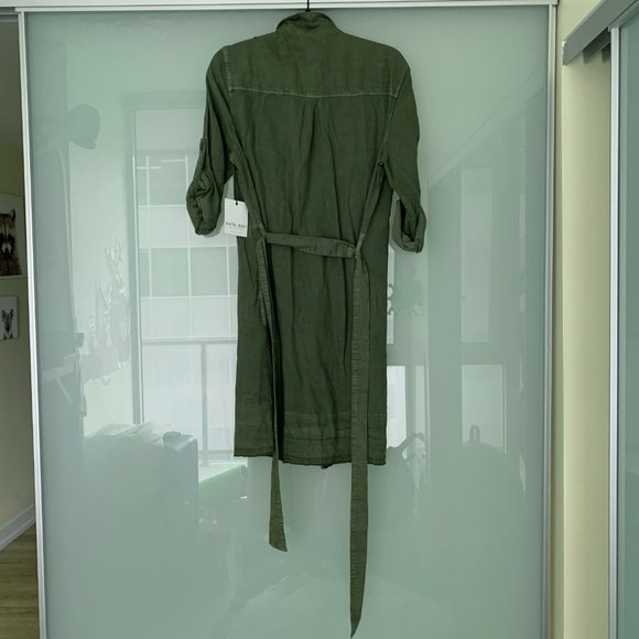 New with tags Bella Dahl - Flap Pocket Herb Green Dress - Size M - Made in USA - Picture 2 of 10